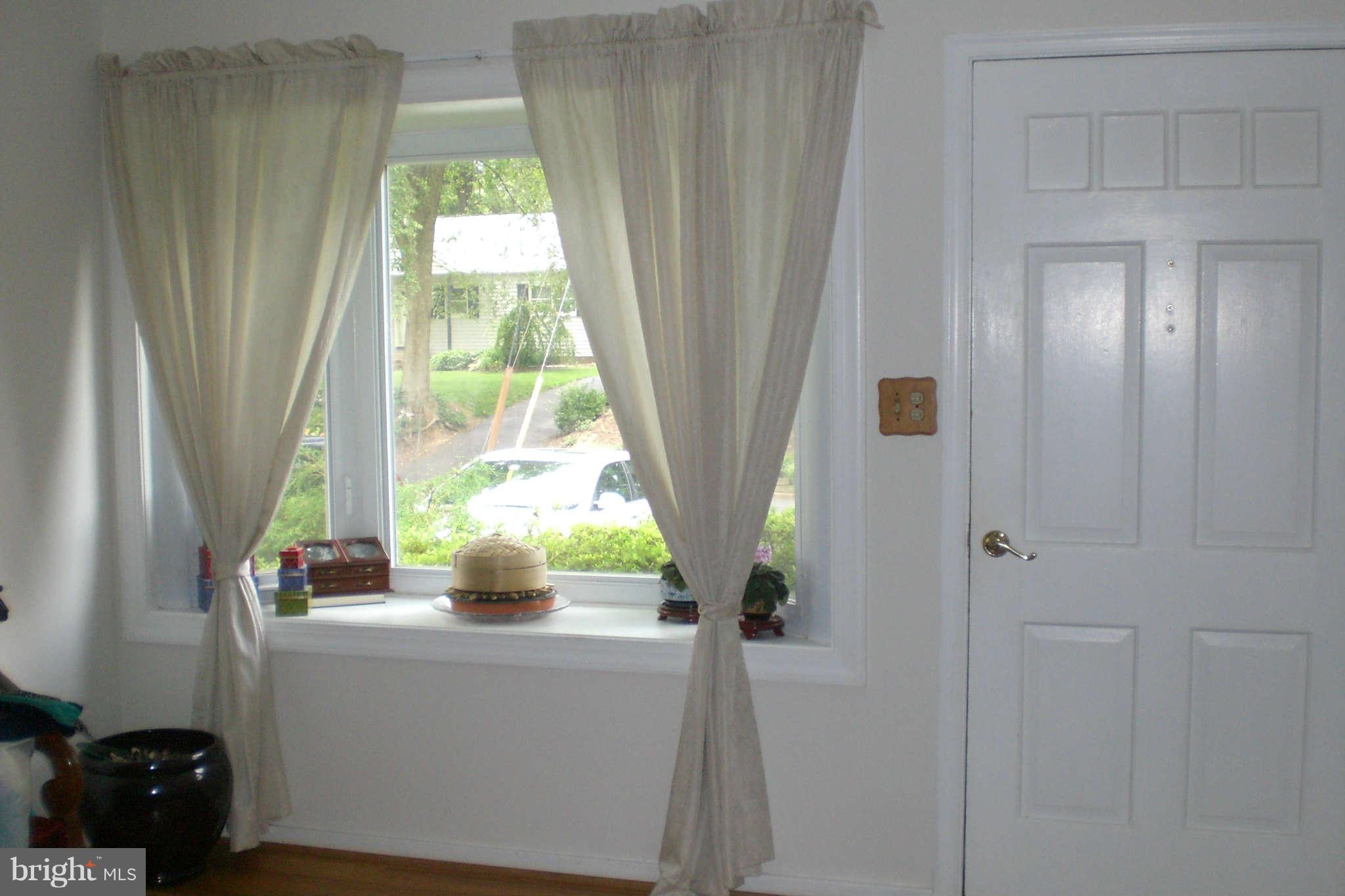 1913 Griffith Road Falls Church, VA 22043 - Photo 5 of 12 Interior General