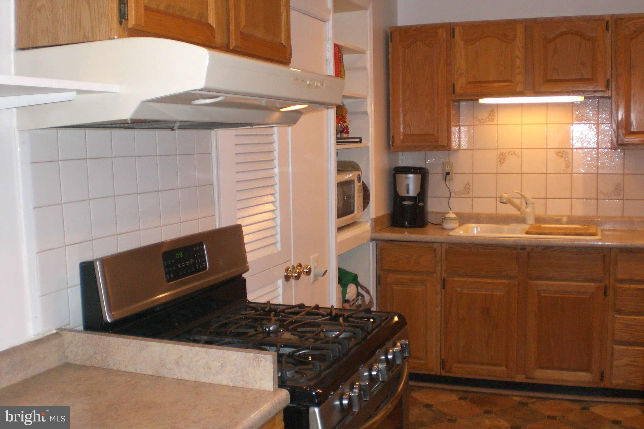 1913 Griffith Road Falls Church, VA 22043 - Photo 6 of 12 Kitchen