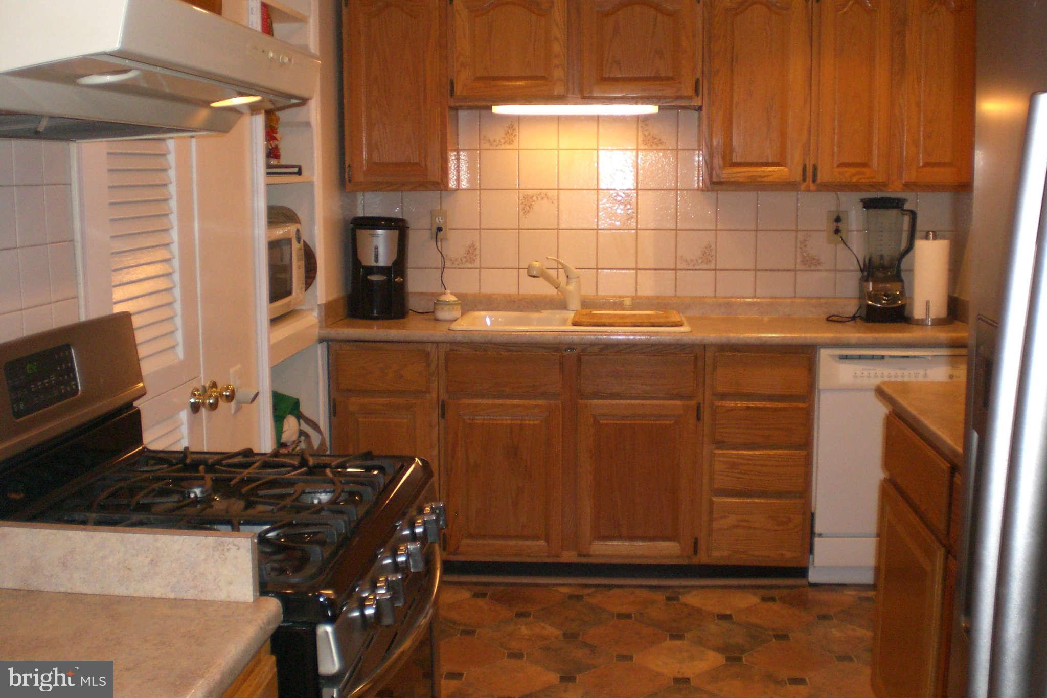 1913 Griffith Road Falls Church, VA 22043 - Photo 7 of 12 Kitchen