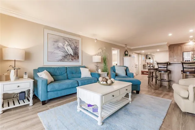 $7,000 | 1200 East Peppertree Lane, Unit 602, Sarasota, FL 34242