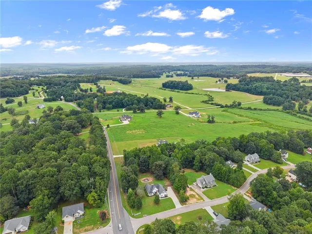 $349,900 | 19 Hampton Creek, Commerce, GA 30529