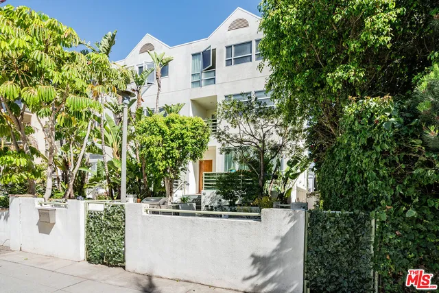 $14,500 | 16 Voyage Street, Marina del Rey, CA 90292