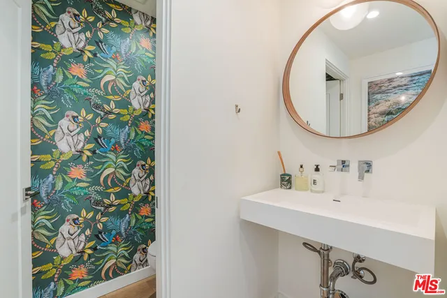 $14,500 | 16 Voyage Street, Marina del Rey, CA 90292