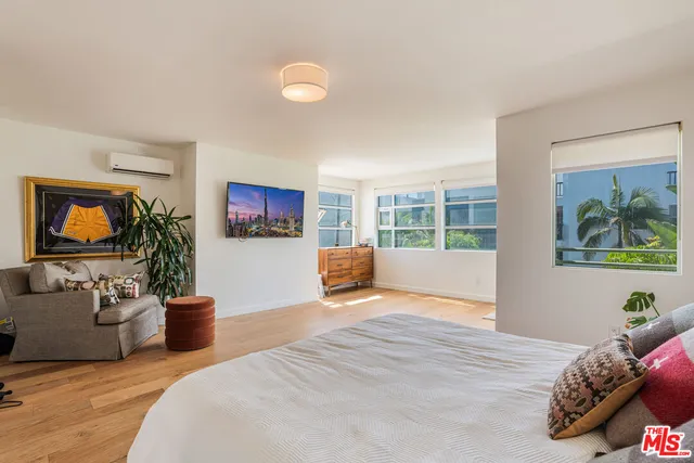 $14,500 | 16 Voyage Street, Marina del Rey, CA 90292