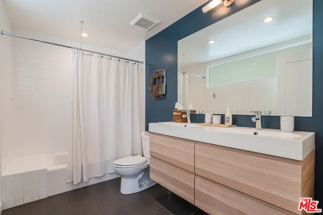 $14,500 | 16 Voyage Street, Marina del Rey, CA 90292