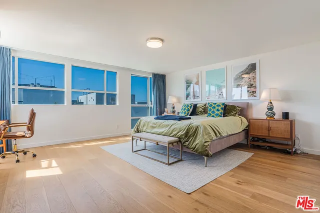 $14,500 | 16 Voyage Street, Marina del Rey, CA 90292