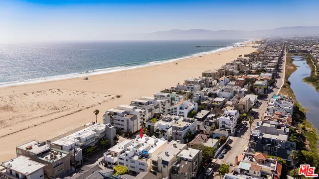 $14,500 | 16 Voyage Street, Marina del Rey, CA 90292