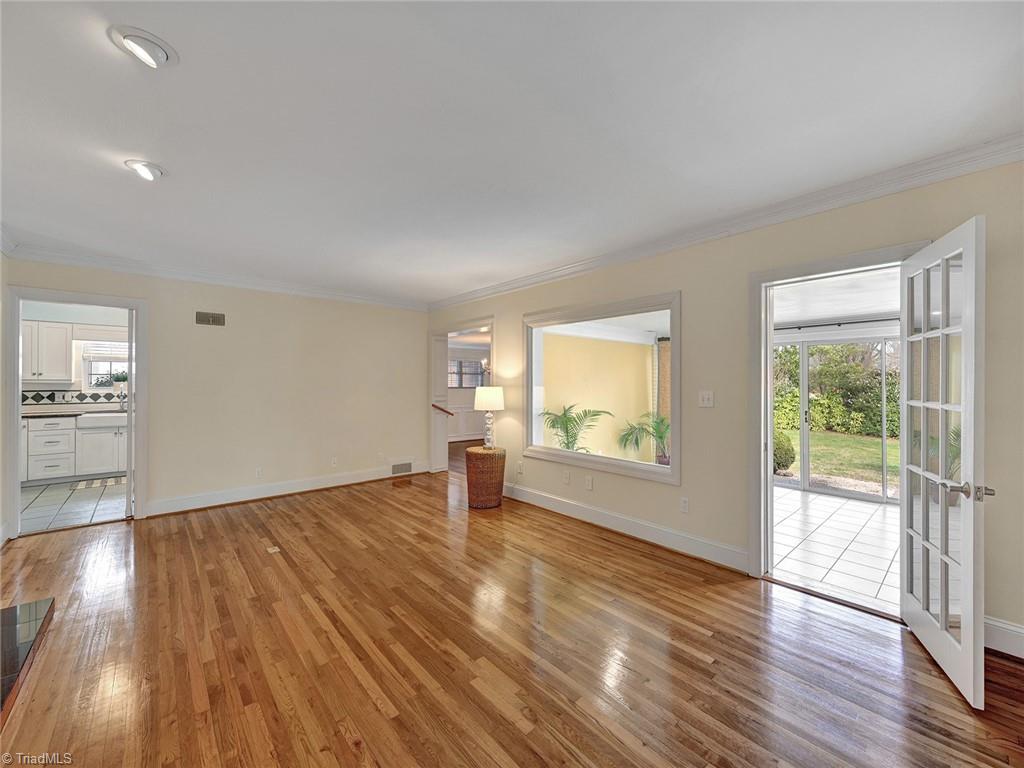 911 Arbor Road Winston-Salem, NC 27104 - Photo 4 of 44 Gallery Image 4