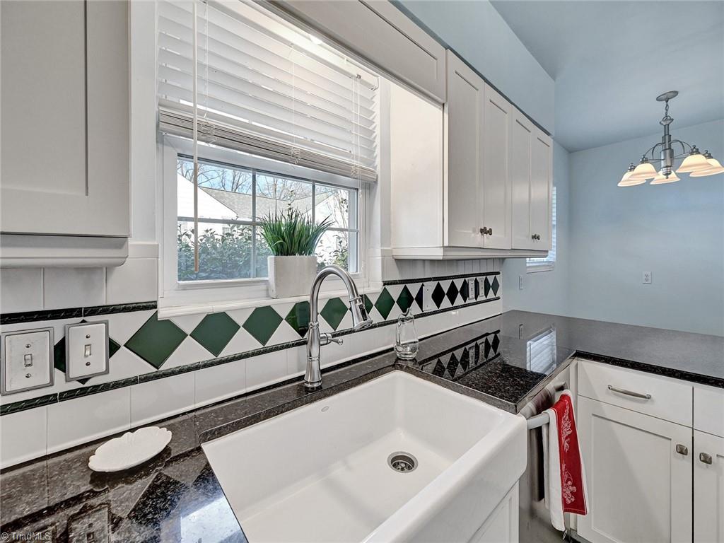 911 Arbor Road Winston-Salem, NC 27104 - Photo 8 of 44 Gallery Image 8