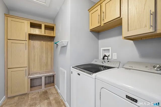 $239,500 | 2 Greenlawn Drive, Danbury, CT 06810