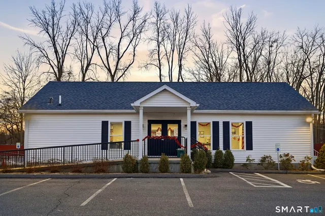 $239,500 | 2 Greenlawn Drive, Danbury, CT 06810