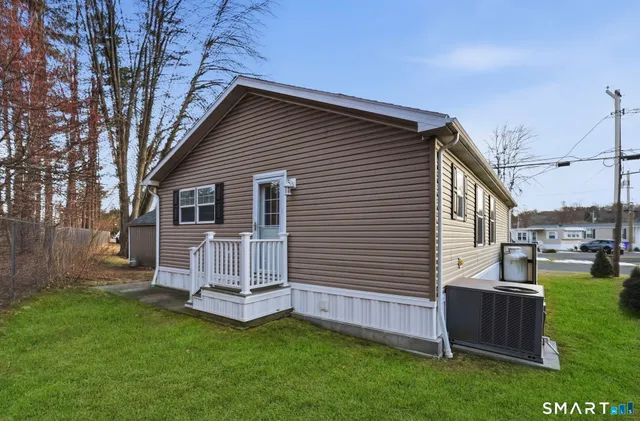 $239,500 | 2 Greenlawn Drive, Danbury, CT 06810