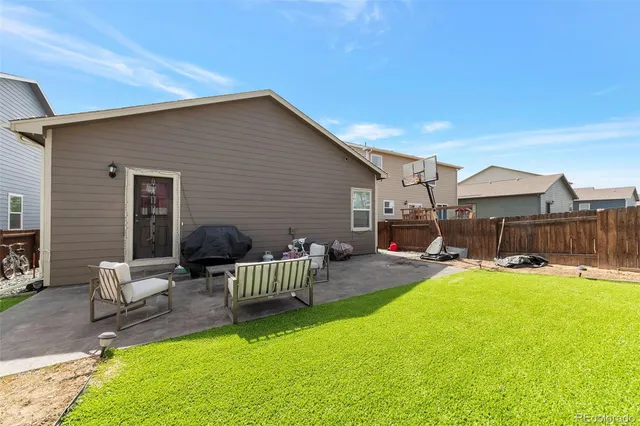 $2,300 | 47517 Clover Avenue, Bennett, CO 80102