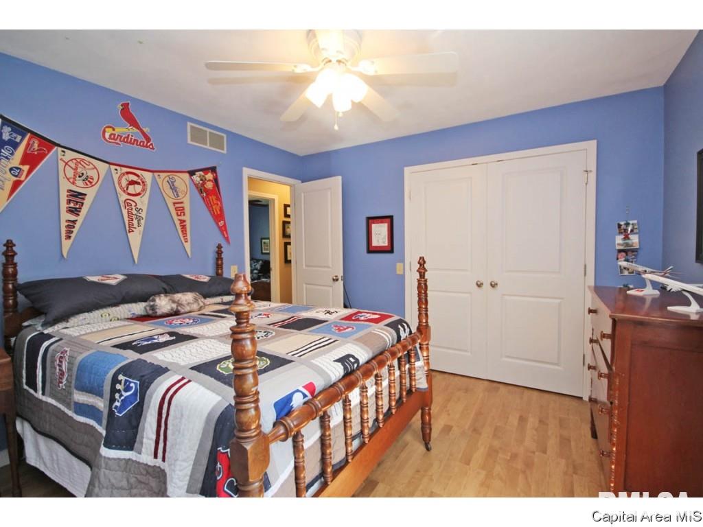 1301 Merion Drive Springfield, IL 62704 - Photo 25 of 35