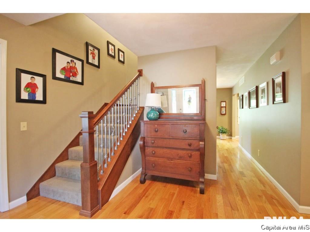 1301 Merion Drive Springfield, IL 62704 - Photo 3 of 35