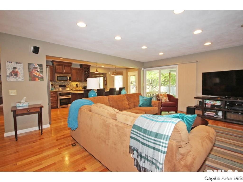 1301 Merion Drive Springfield, IL 62704 - Photo 7 of 35