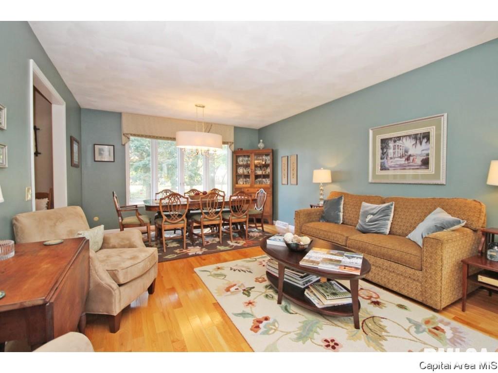 1301 Merion Drive Springfield, IL 62704 - Photo 8 of 35