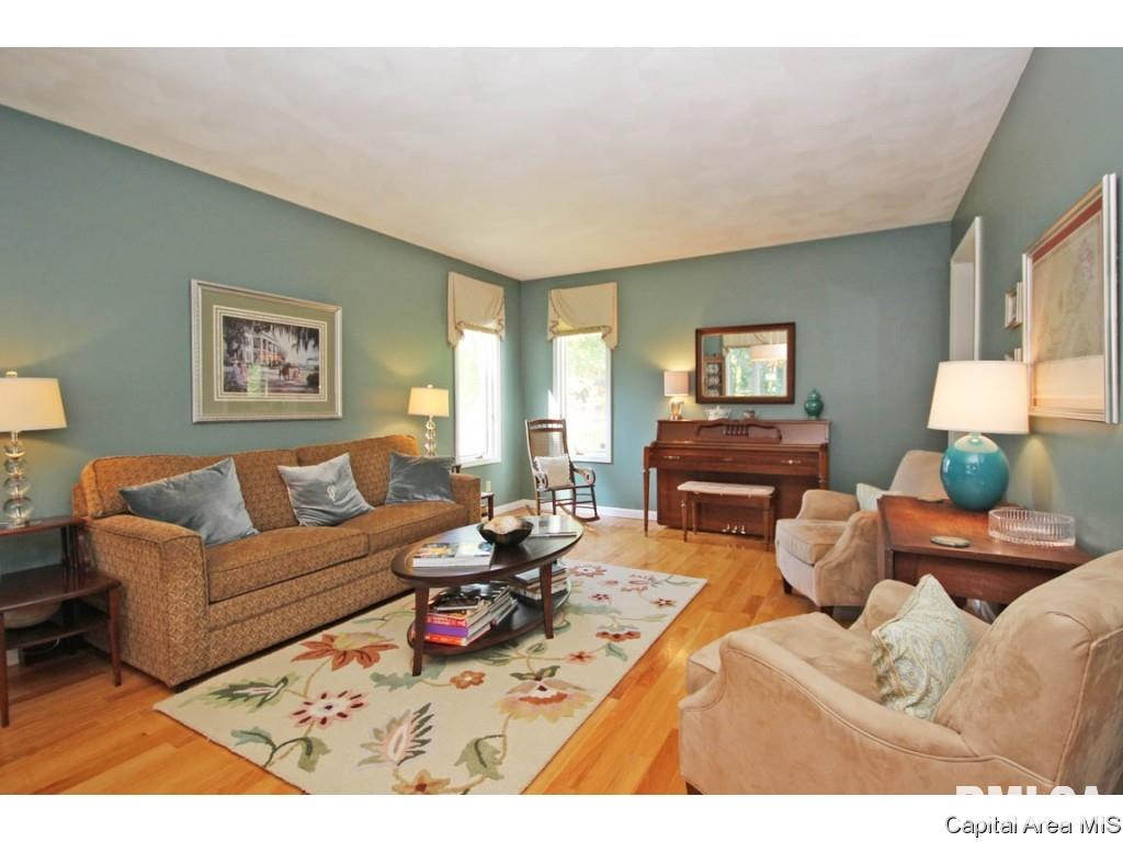 1301 Merion Drive Springfield, IL 62704 - Photo 10 of 35