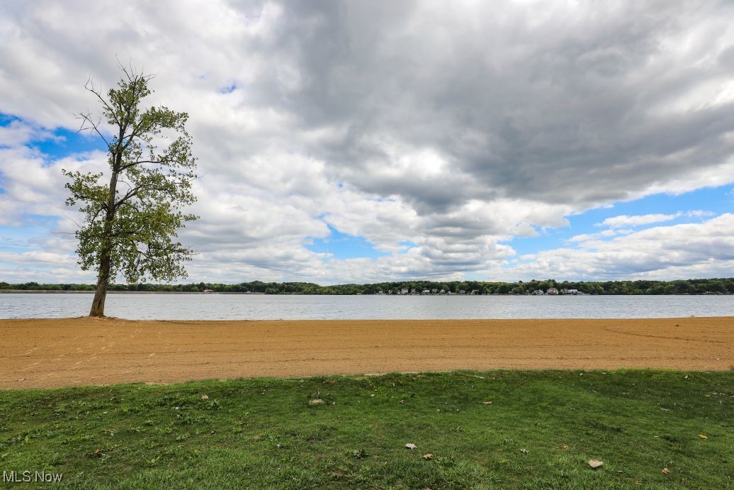 Grandview Rd Lake Lake Milton, OH 44429 - Photo 15 of 28
