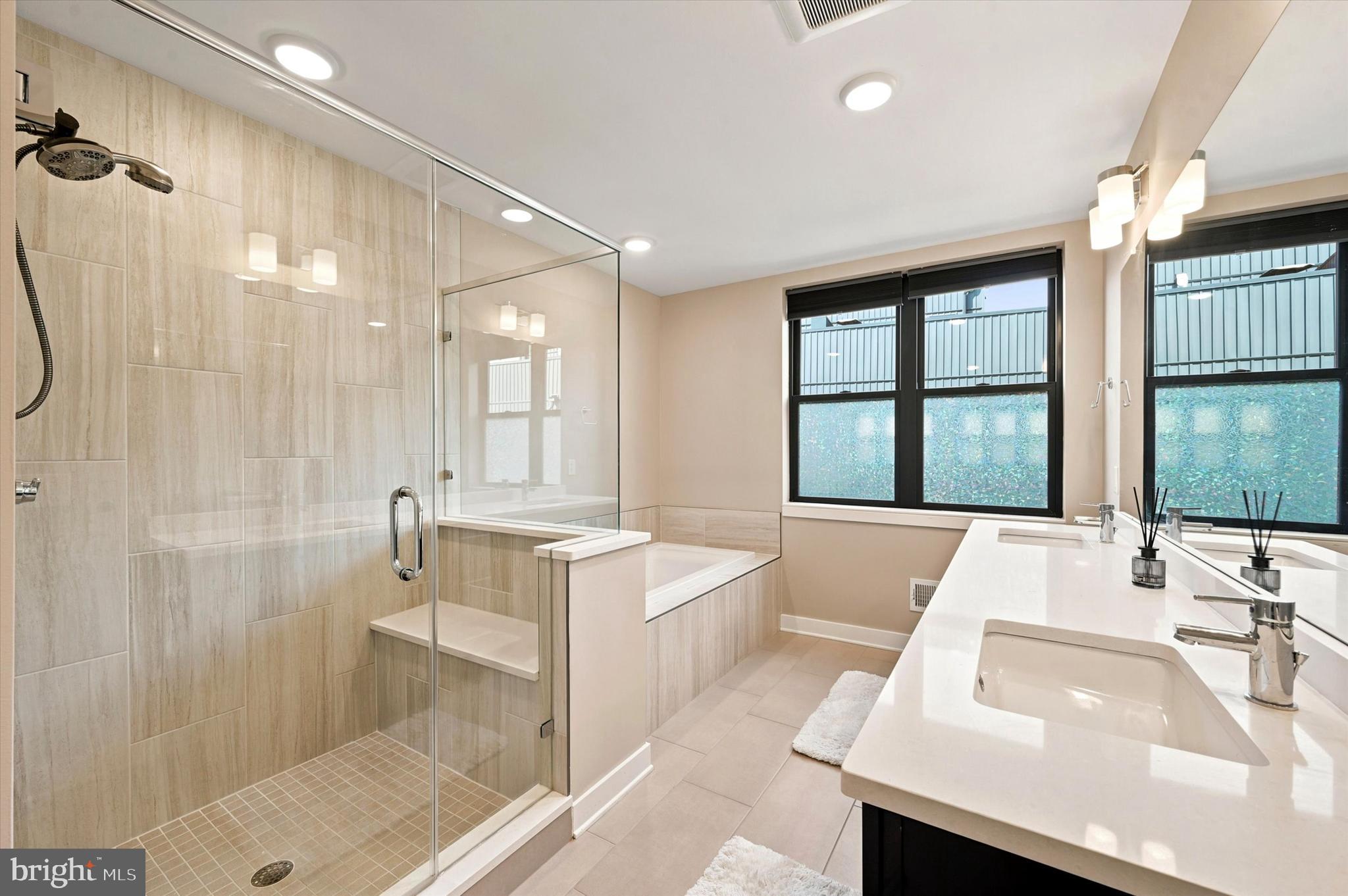 4561 Riverside Way Philadelphia, PA 19127 - Photo 28 of 38