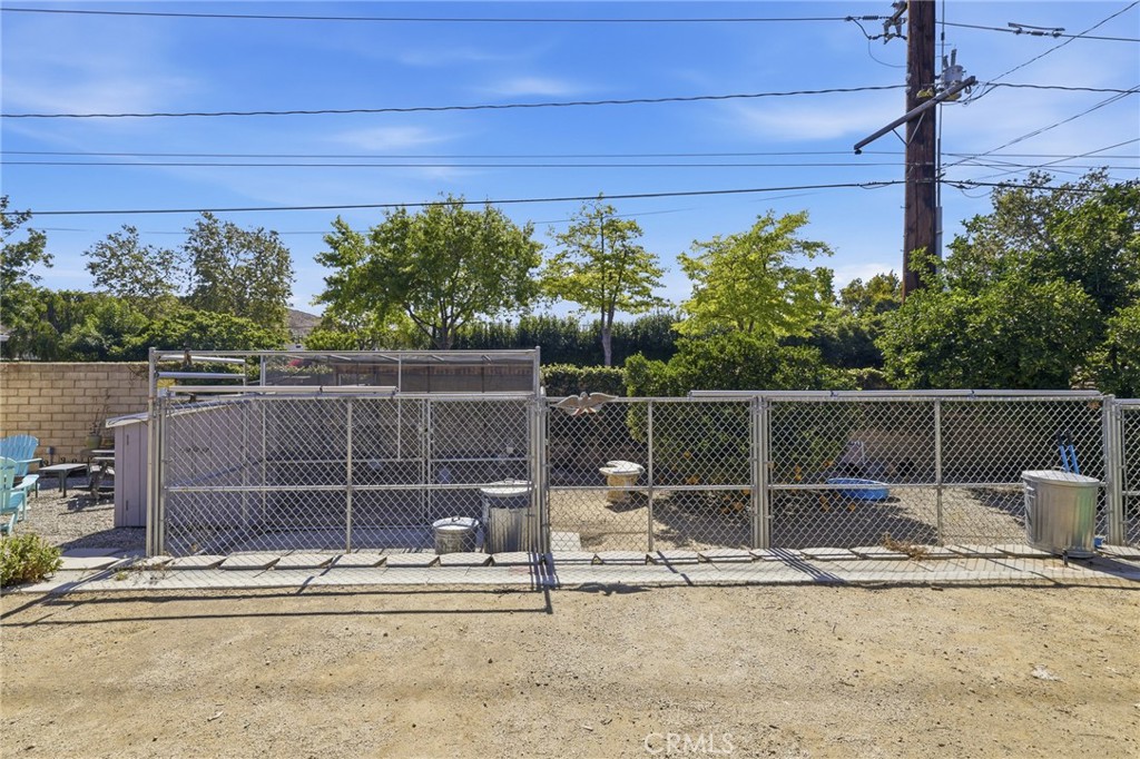 1869 Country Club Road Thousand Oaks, CA 91360 - Photo 29 of 35