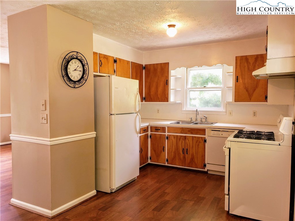 190 Rocky Hillside Road Boone, NC 28607 - Photo 3 of 21 Gallery Image 3