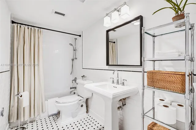 $420,000 | 1901 South Ocean Drive, Unit 601, Hollywood, FL 33019