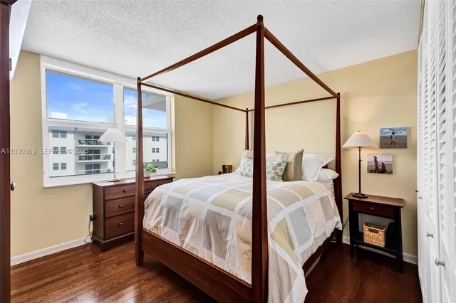 $420,000 | 1901 South Ocean Drive, Unit 601, Hollywood, FL 33019