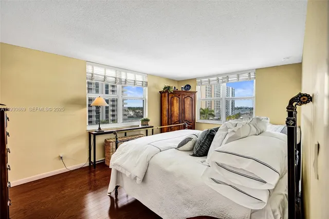 $420,000 | 1901 South Ocean Drive, Unit 601, Hollywood, FL 33019