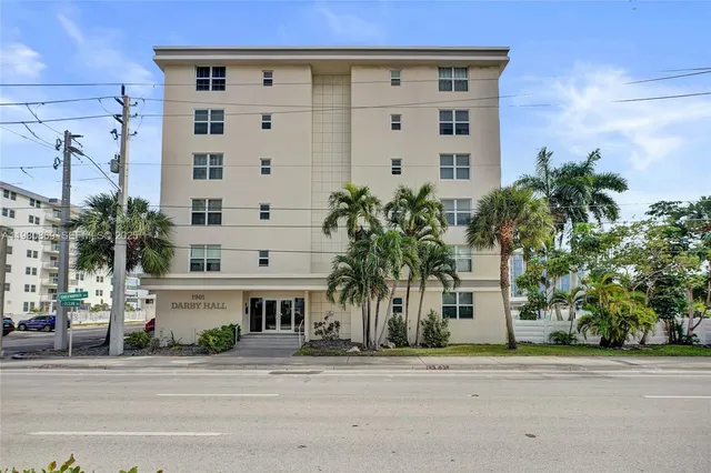 $420,000 | 1901 South Ocean Drive, Unit 601, Hollywood, FL 33019