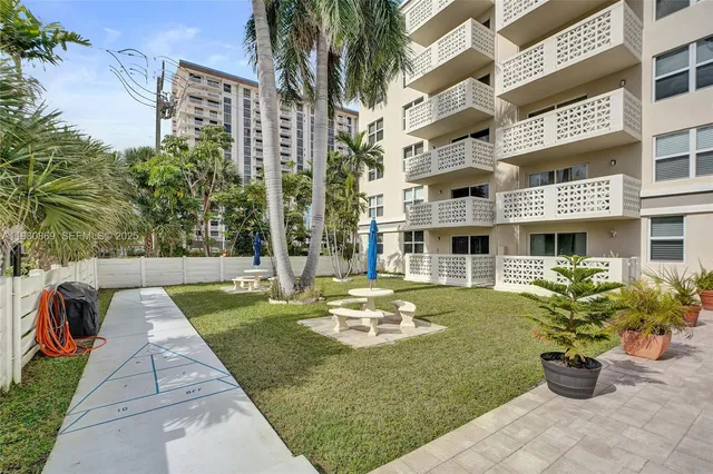 $420,000 | 1901 South Ocean Drive, Unit 601, Hollywood, FL 33019
