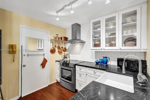 $420,000 | 1901 South Ocean Drive, Unit 601, Hollywood, FL 33019