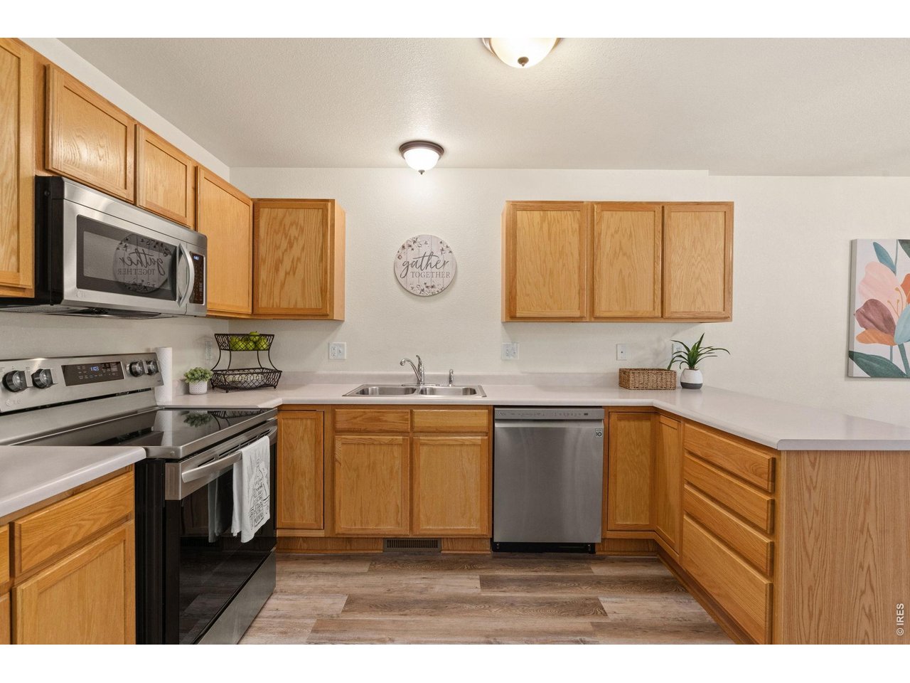 2702 Rigden Parkway, Unit 5 Fort Collins, CO 80525 - Photo 13 of 31 Spacious kitchen with peninsula.