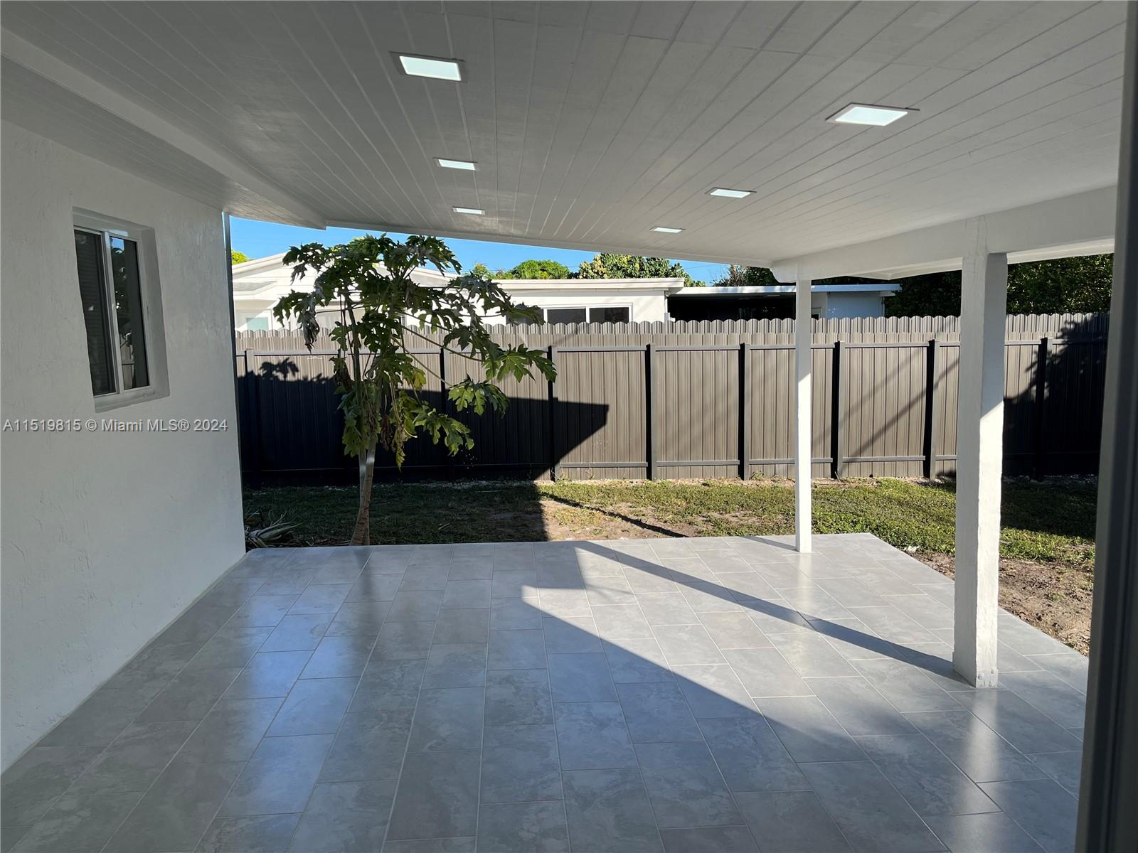10420 Southwest 42nd Street Miami, FL 33165 - Photo 16 of 17