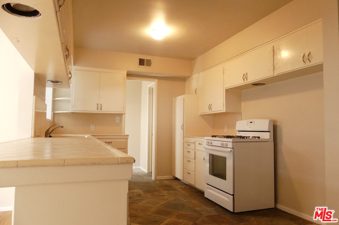 34237 Via Santa Rosa Dana Point, CA 92624 - Photo 9 of 41