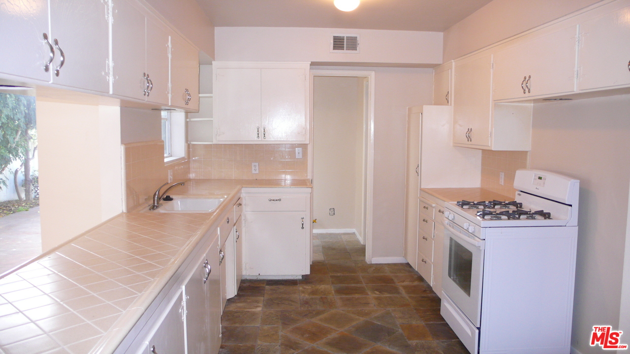 34237 Via Santa Rosa Dana Point, CA 92624 - Photo 10 of 41