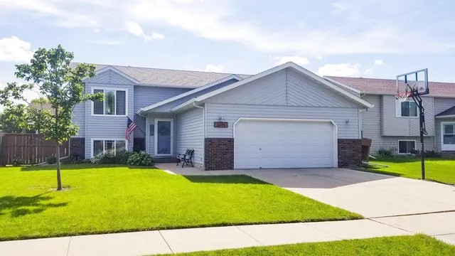$370,000 | 3016 23rd Avenue South, Fargo, ND 58103
