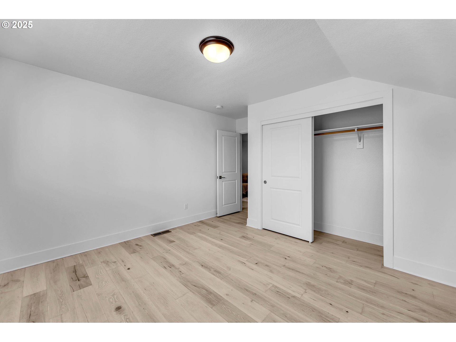 2928 South Harper Valley Way Ridgefield, WA 98642 - Photo 41 of 48 a view of an empty room