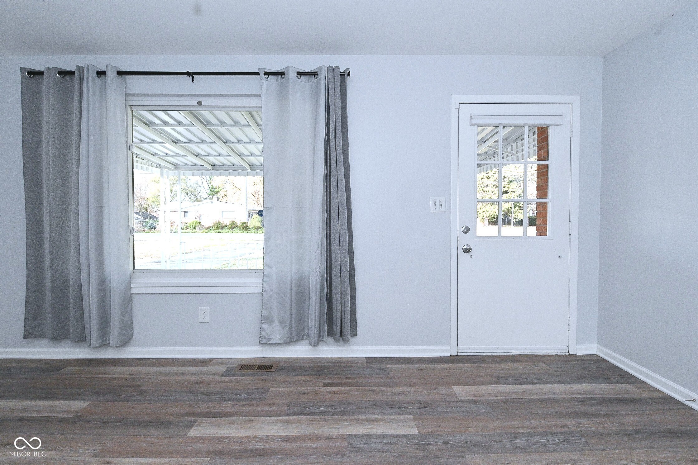 3211 Guion Road Indianapolis, IN 46222 - Photo 3 of 24 Gallery Image 3