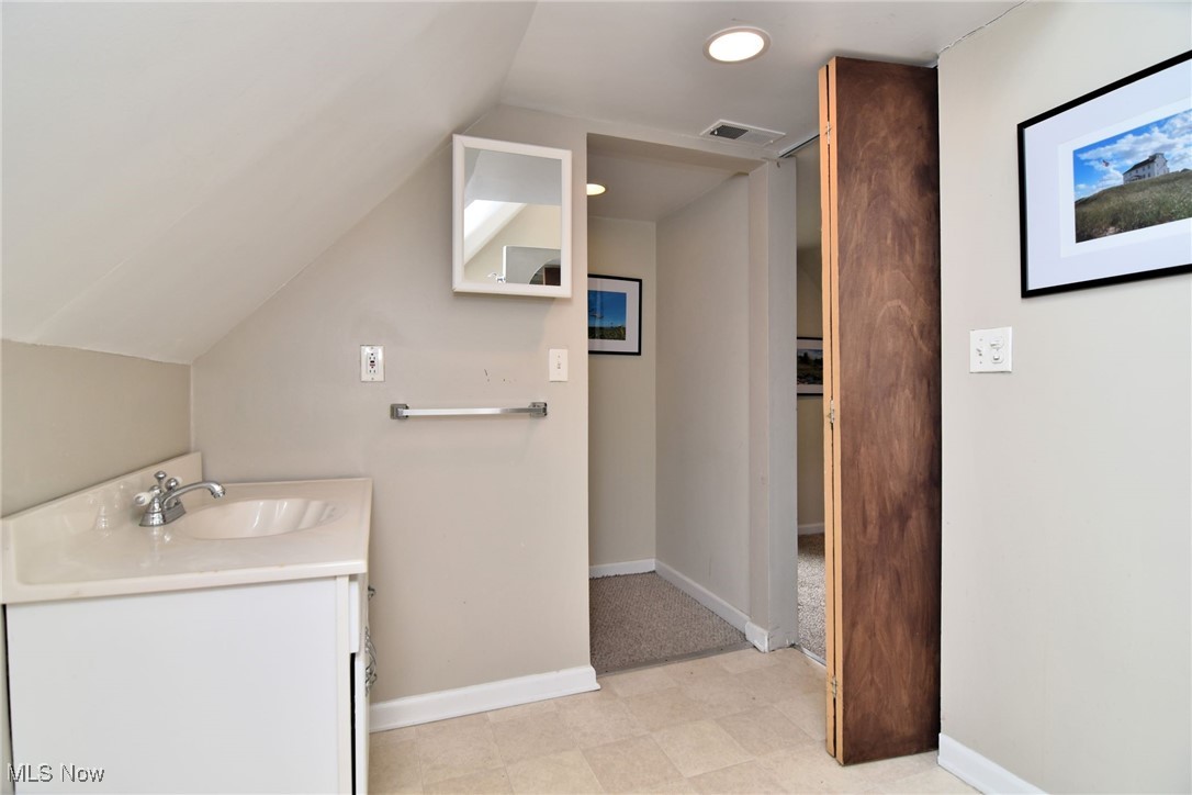 1520 Maple Road Cleveland Heights, OH 44121 - Photo 39 of 45