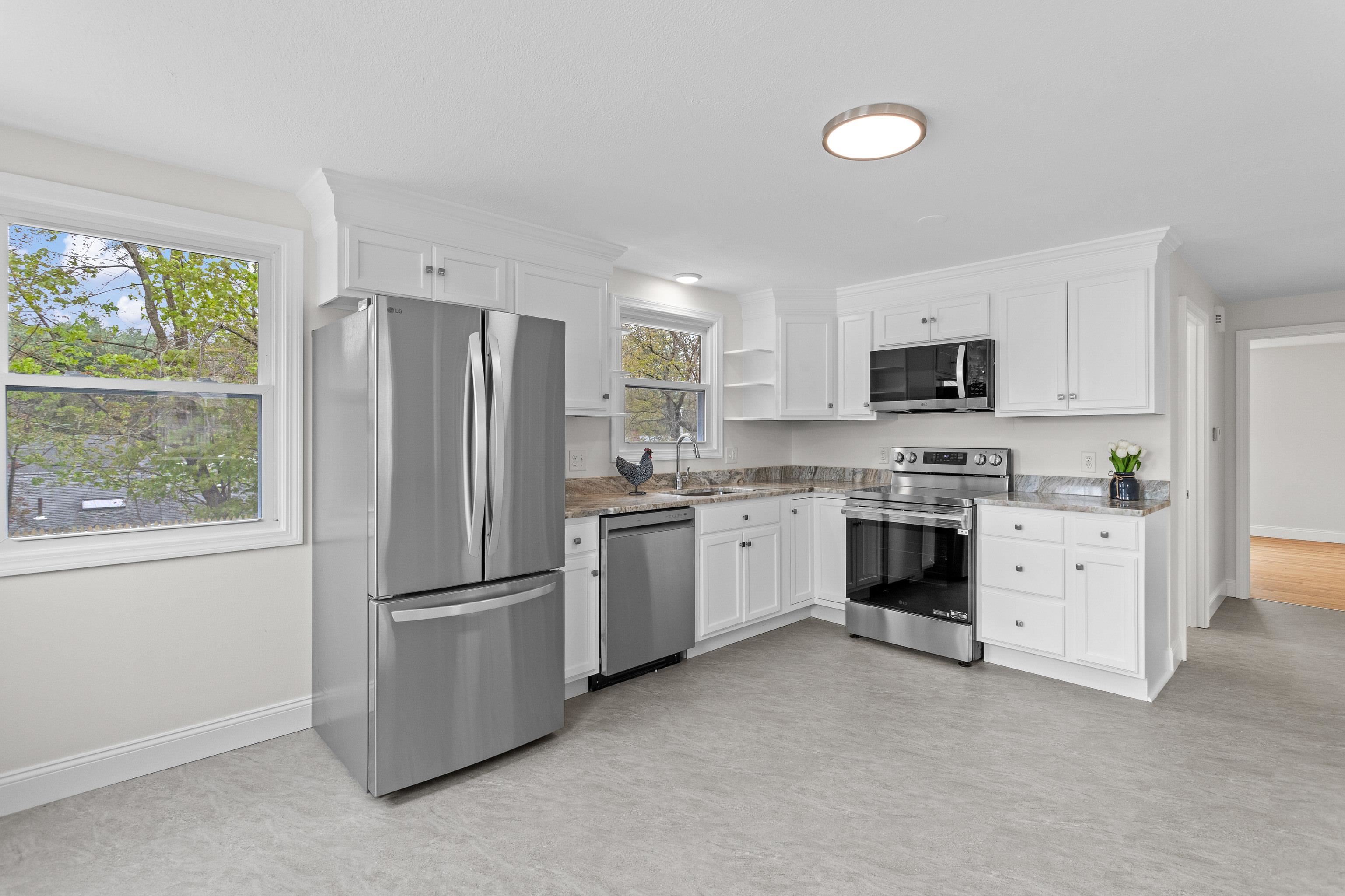 12 Hemlock Street Hudson, NH 03051 - Photo 15 of 48