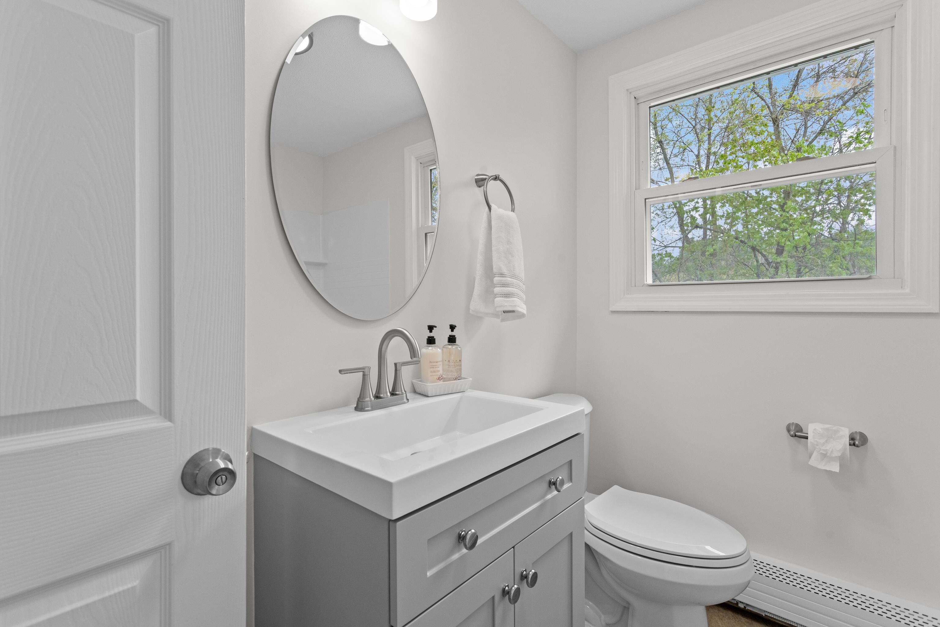 12 Hemlock Street Hudson, NH 03051 - Photo 29 of 48