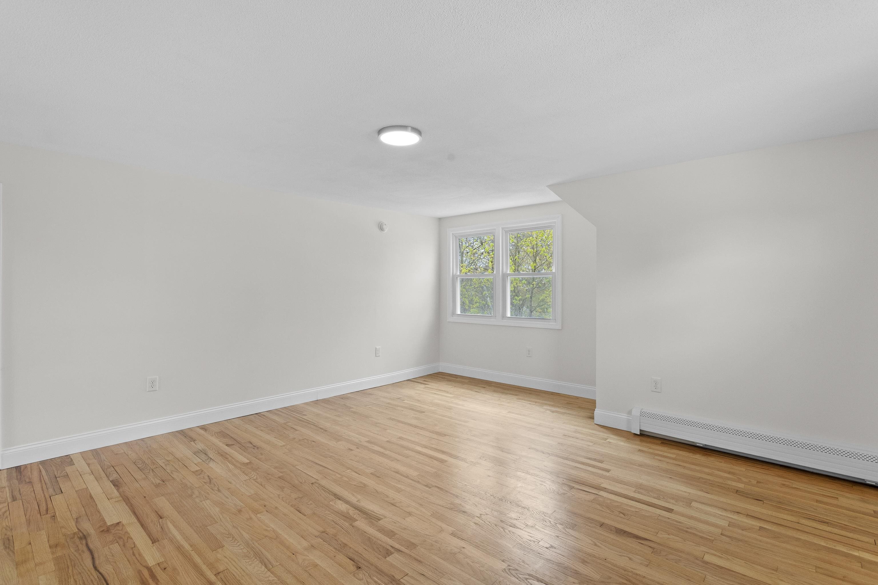 12 Hemlock Street Hudson, NH 03051 - Photo 34 of 48