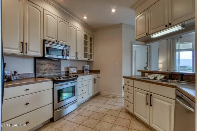 $689,000 | 446 Maggie Mack Lane, Sevierville, TN 37862