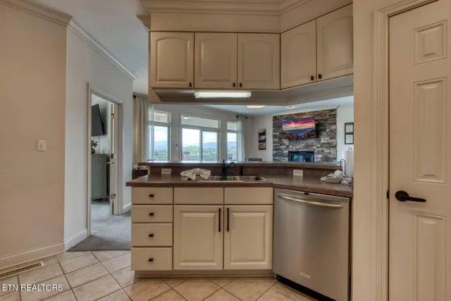 $689,000 | 446 Maggie Mack Lane, Sevierville, TN 37862