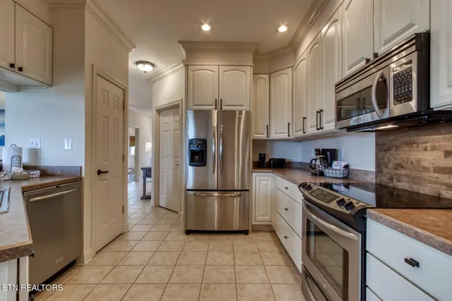 $689,000 | 446 Maggie Mack Lane, Sevierville, TN 37862