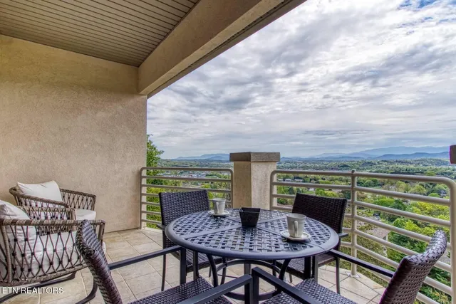 $689,000 | 446 Maggie Mack Lane, Sevierville, TN 37862