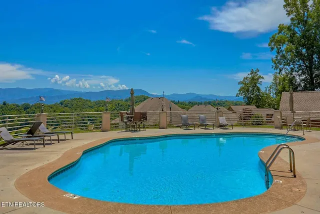 $689,000 | 446 Maggie Mack Lane, Sevierville, TN 37862