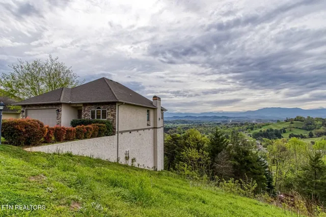 $689,000 | 446 Maggie Mack Lane, Sevierville, TN 37862