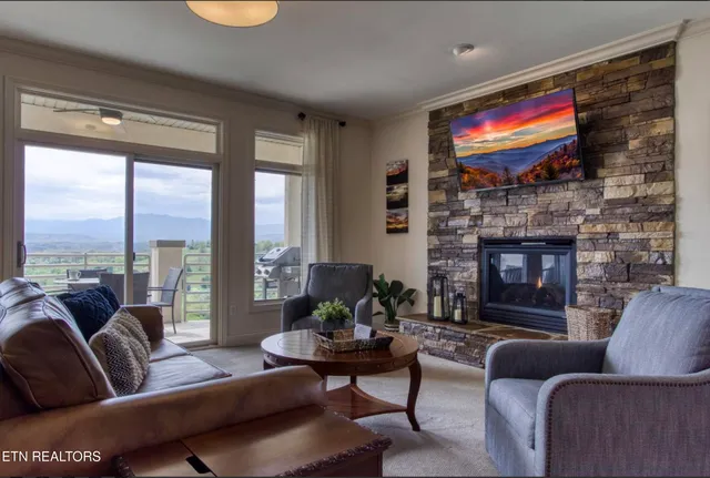 $689,000 | 446 Maggie Mack Lane, Sevierville, TN 37862